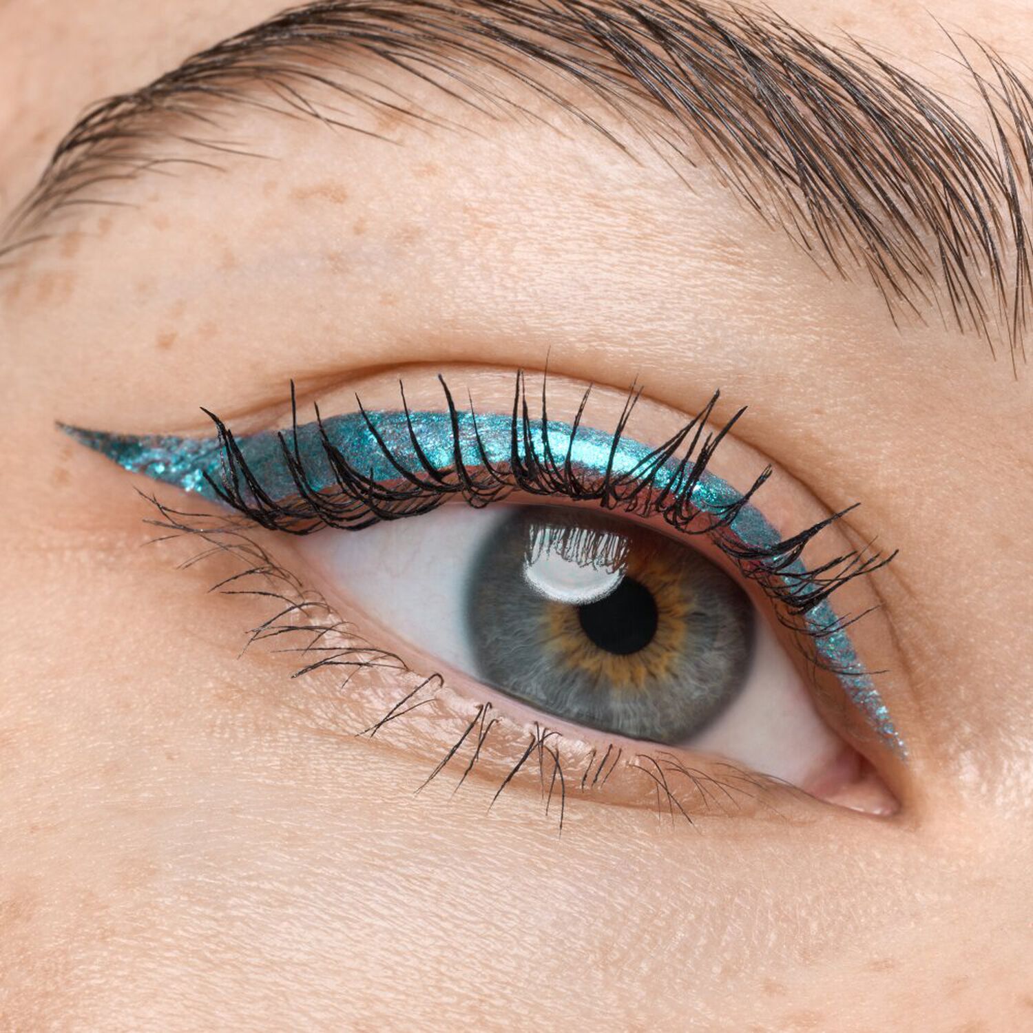 Space Glam Liquid Effect Eyeliner - Eyeliner Hyper Pigmenté Longue Tenue