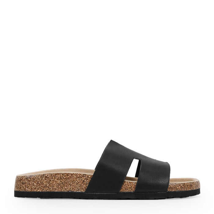Sandalias planas negras con suela de corcho