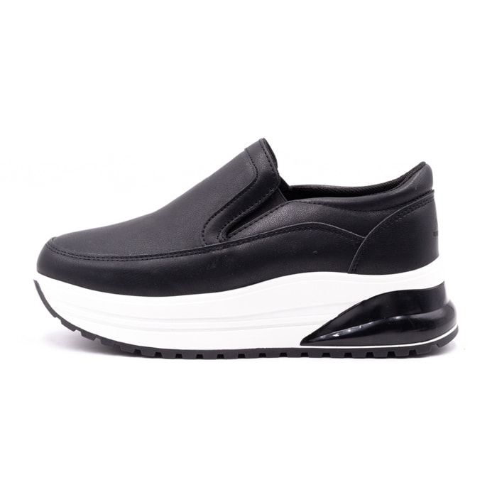 ALV by Alviero Martini Sneakers