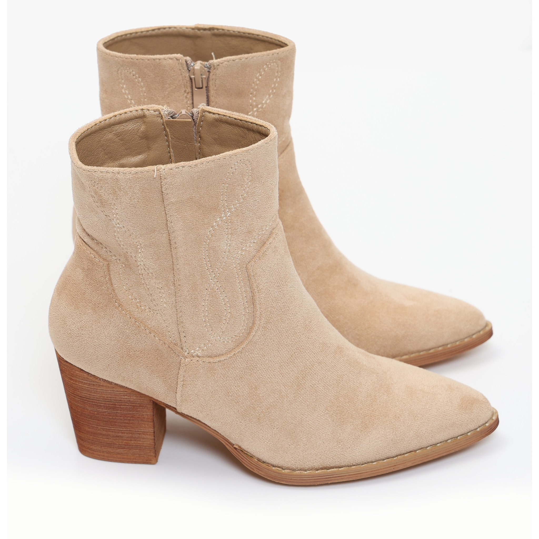 Stivaletti texani in simil pelle scamosciata con ricamo