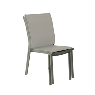 Lot de 2 chaises de jardin CLEVELAND empilables aluminium et textilene kaki. 64.5 x 45.5 x 89.5 cm