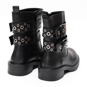 Stivaletto in simil pelle con cinturini