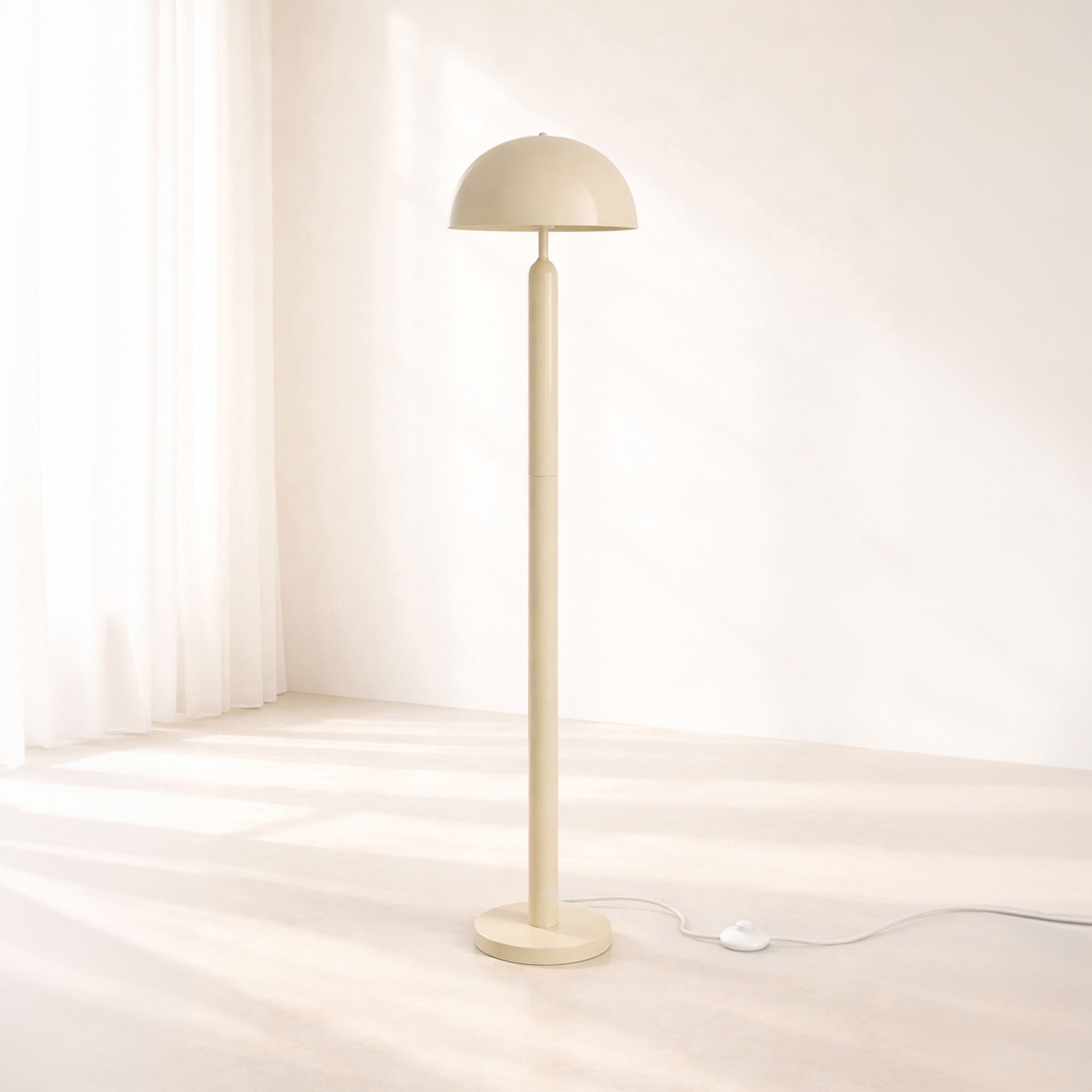 Lampadaire en métal crème KYRA