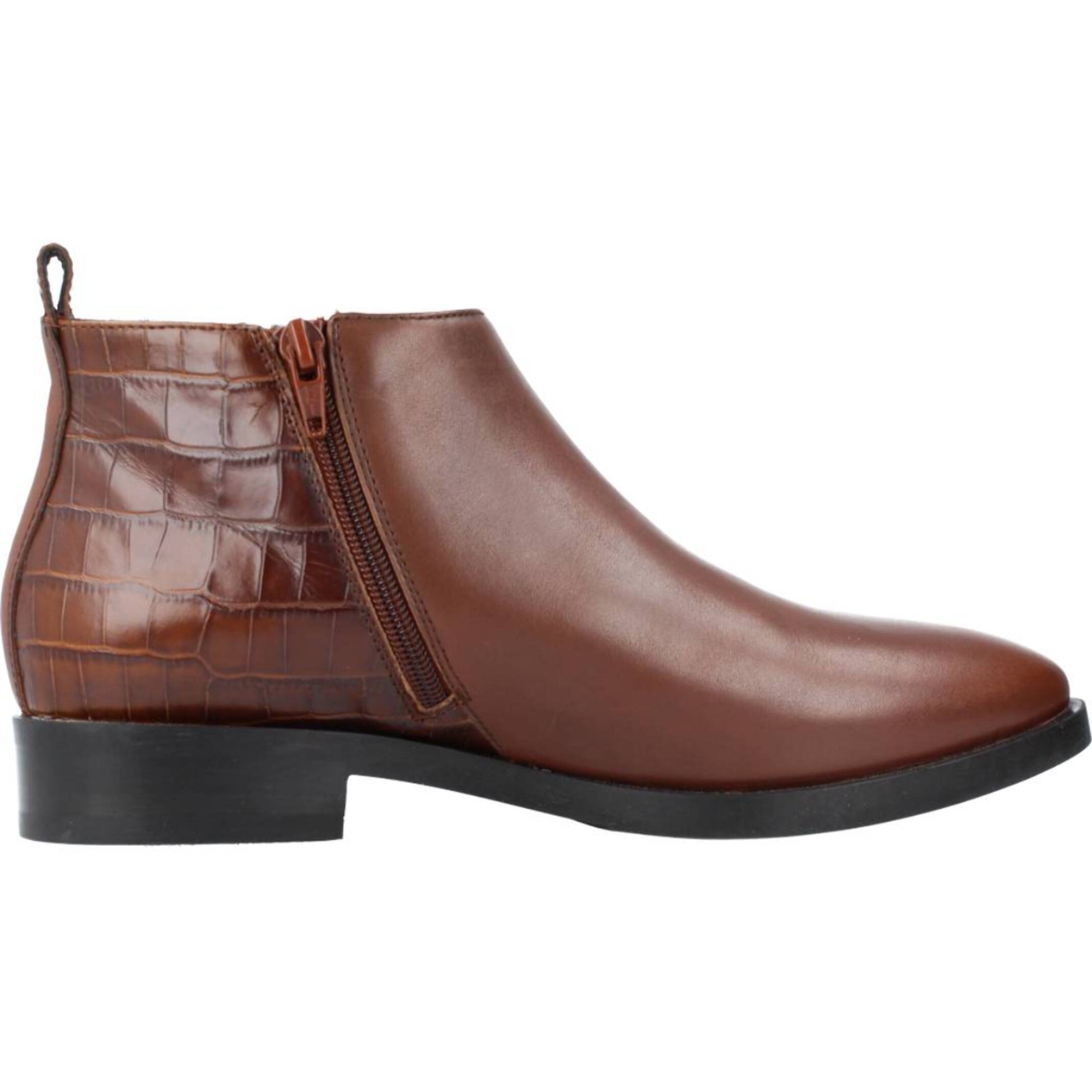 Botines Mujer de la marca GEOX  modelo DONNA BROGUE F MARRON
