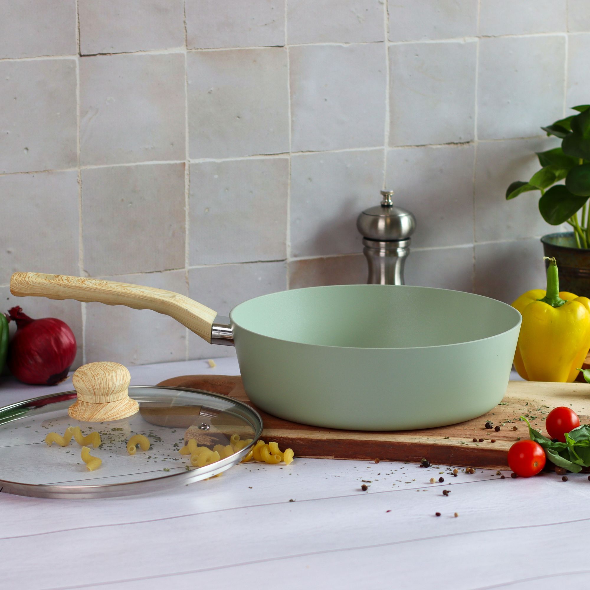 Batterie de cuisine 13 pièces en aluminium recyclé celadon - tout feux COLORAMA
