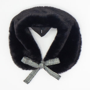 CUELLO DE PELO NEGRO