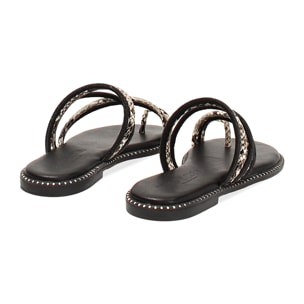 Sandalias planas beige con pedrería