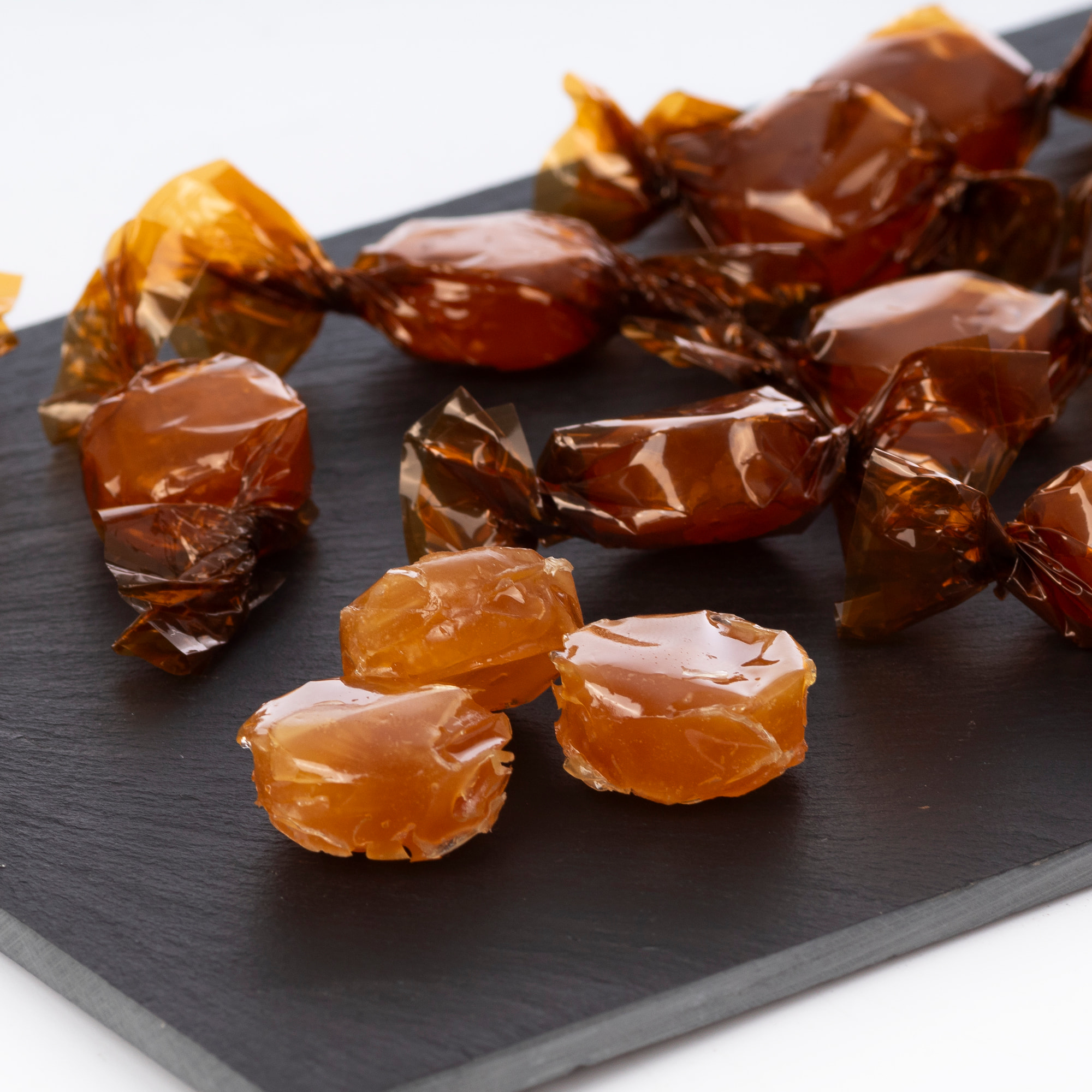 Caramelos de miel con canela, 100gr. Con miel cruda y hechos con ingredientes 100% naturales.