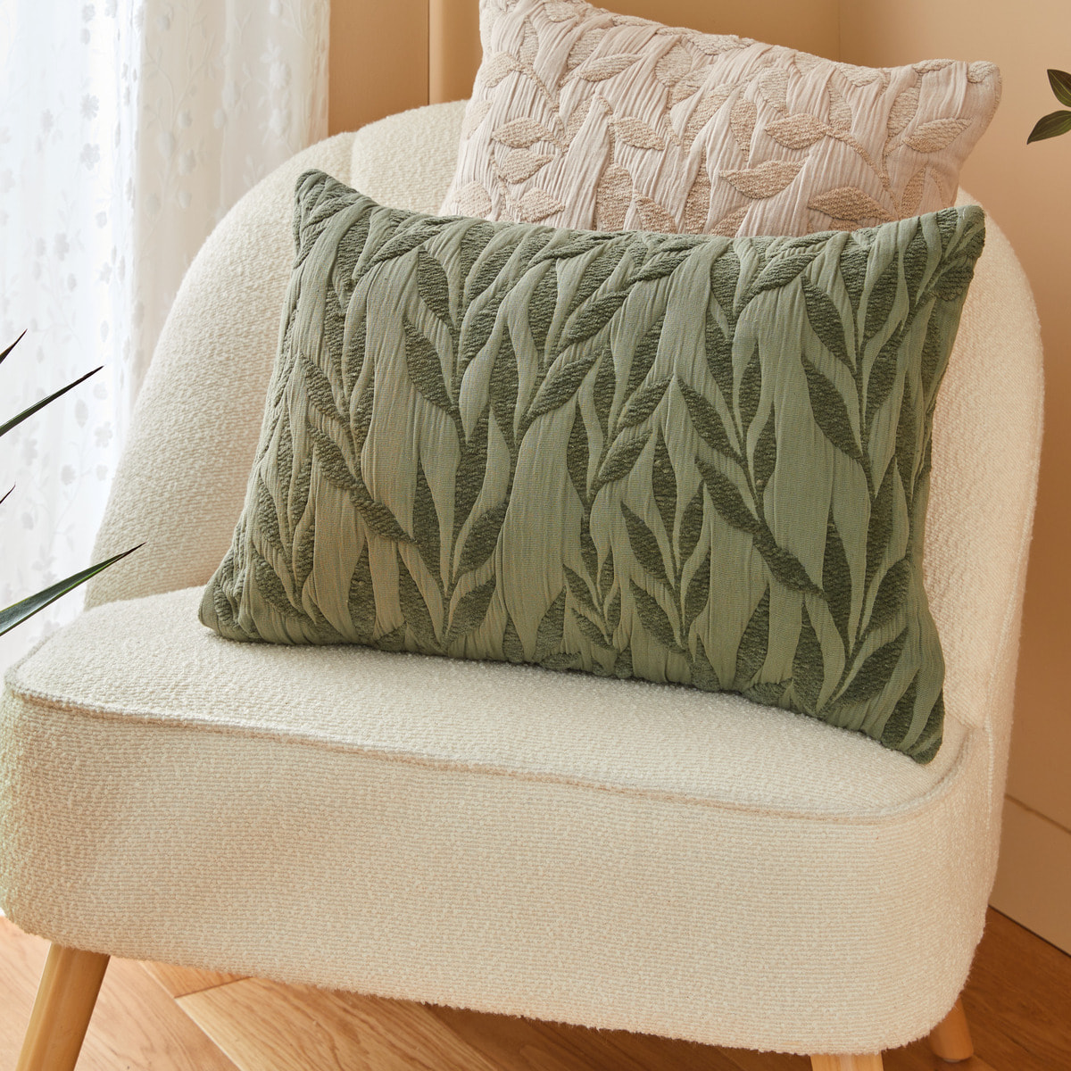 Coussin motif jacquard "Lehto" coton vert clair 58x38cm