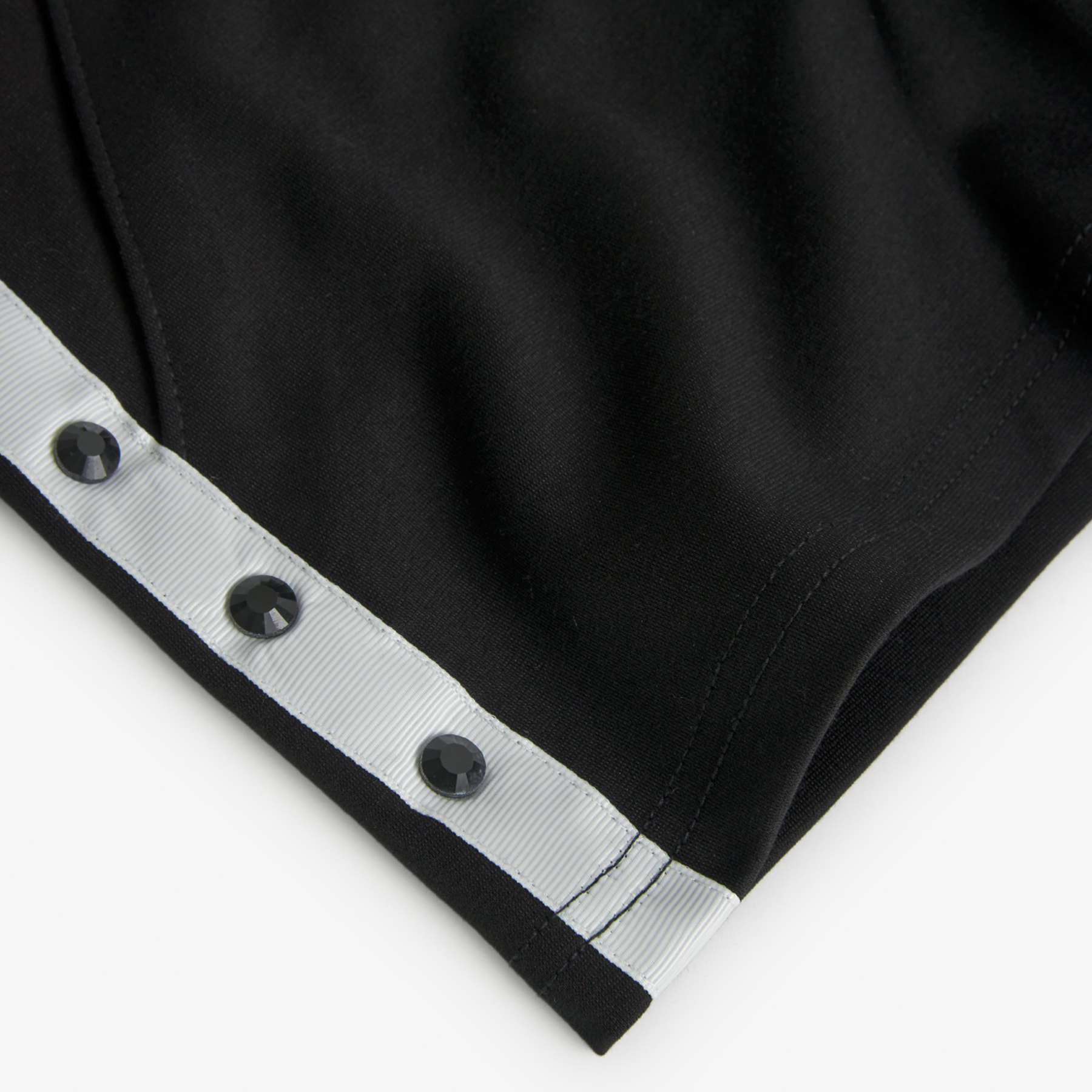 Short para niña en algodón liso de color negro con