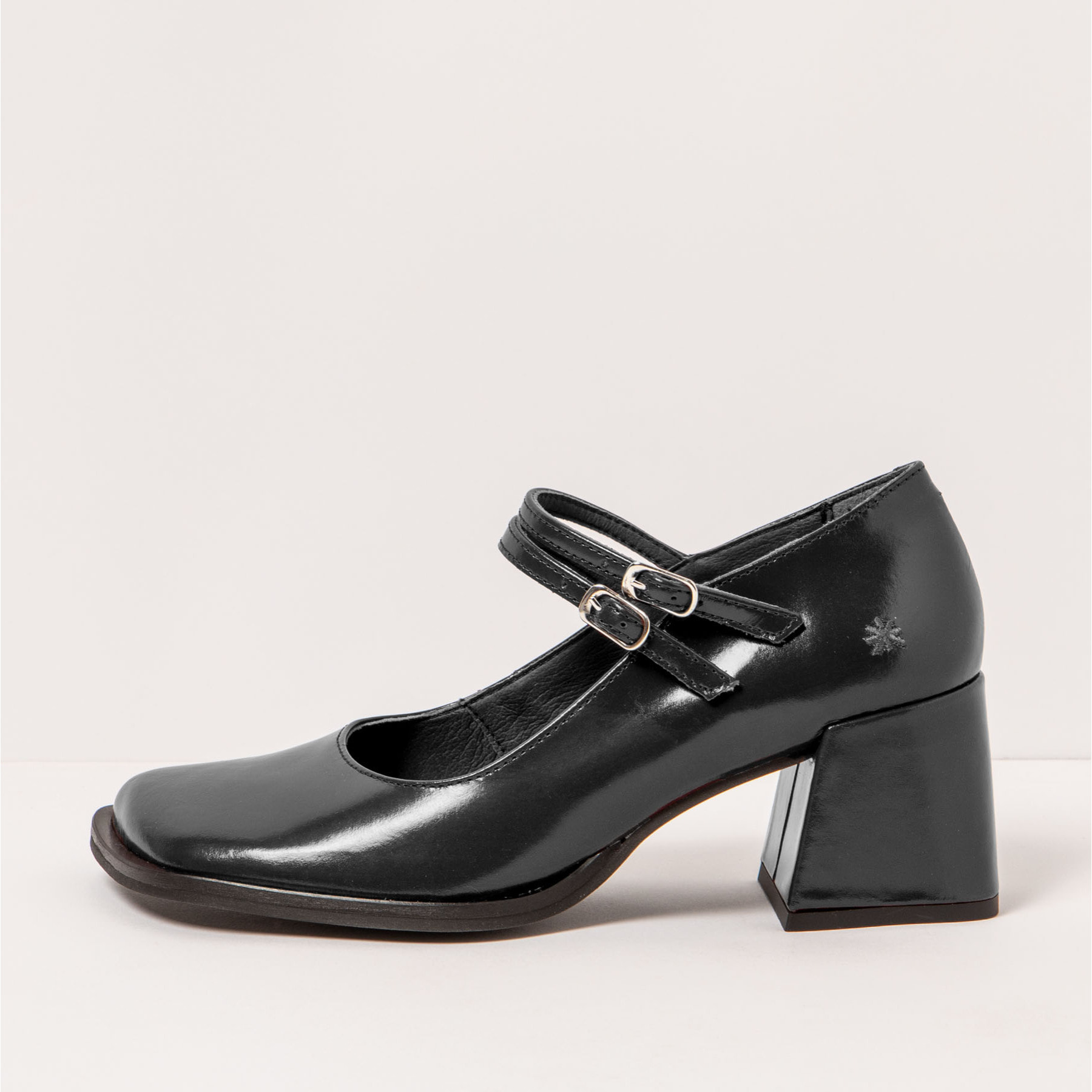 Zapatos 1704 NAPPA SHINNY BLACK / VERONA color Black