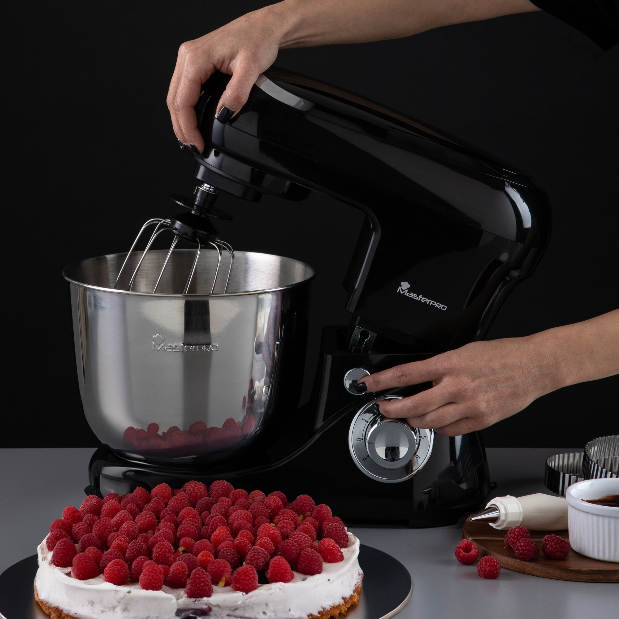Amasadora de 5l y 1300w con 6 velocidades + turbo masterpro foodies