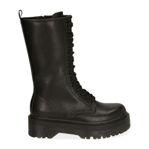 Botines negros de caña media