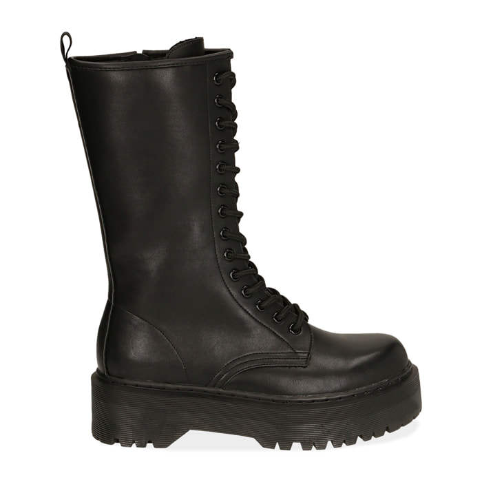 Botines negros de caña media