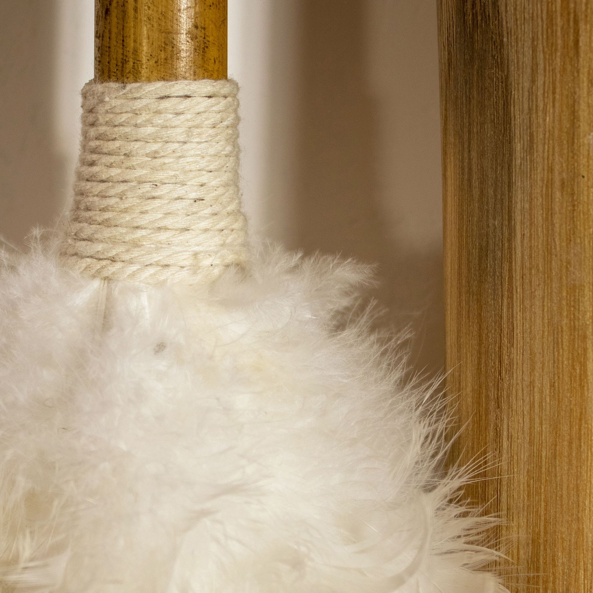 Plumeau décoratif en bambou et plumes blanches KEMOA