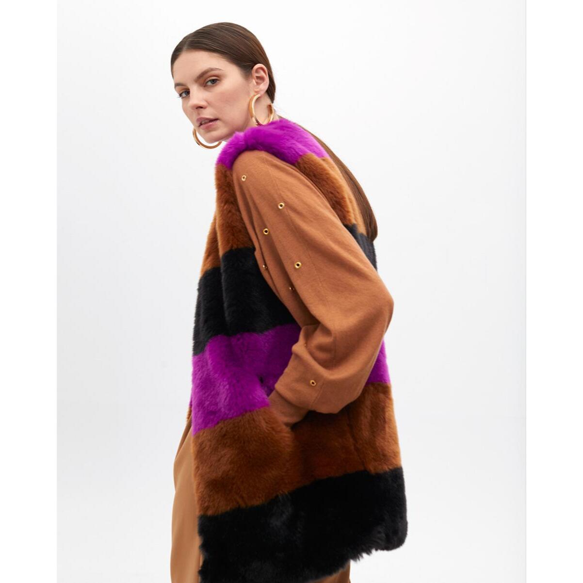 Gilet in Pelo a Righe Contrastanti