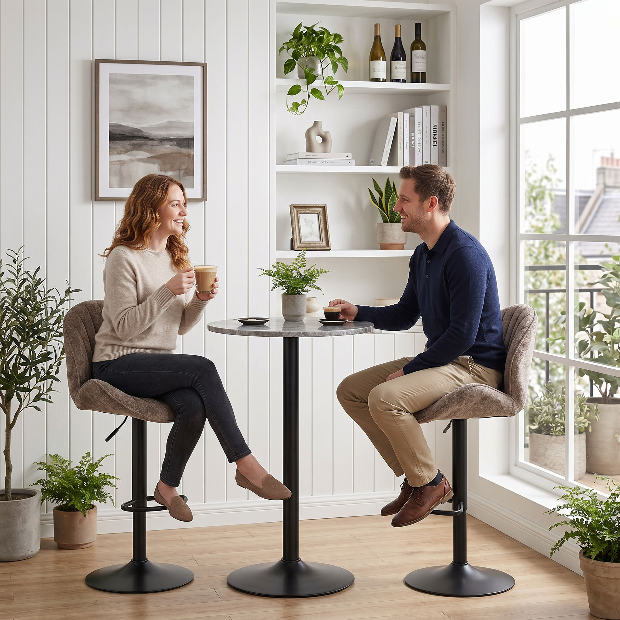 HOMCOM Juego de 2 Taburetes de Bar Giratorios, Taburetes Altos de Cocina con Altura Ajustable 62-83 cm, Sillas Altas de Cocina, Tapizada en Chenilla, Respaldo y Reposapiés, Marco de Acero, Marrón Moca