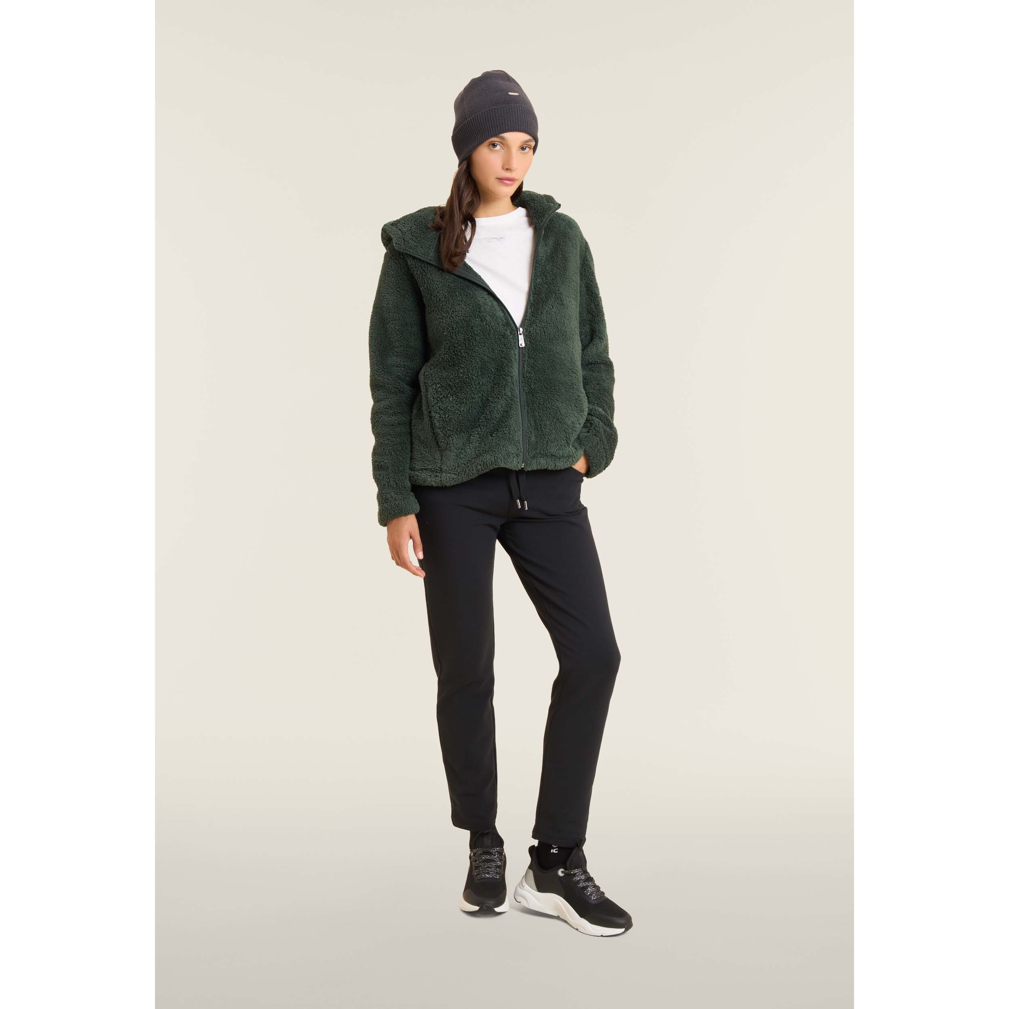 Berretto a coste in filato morbido