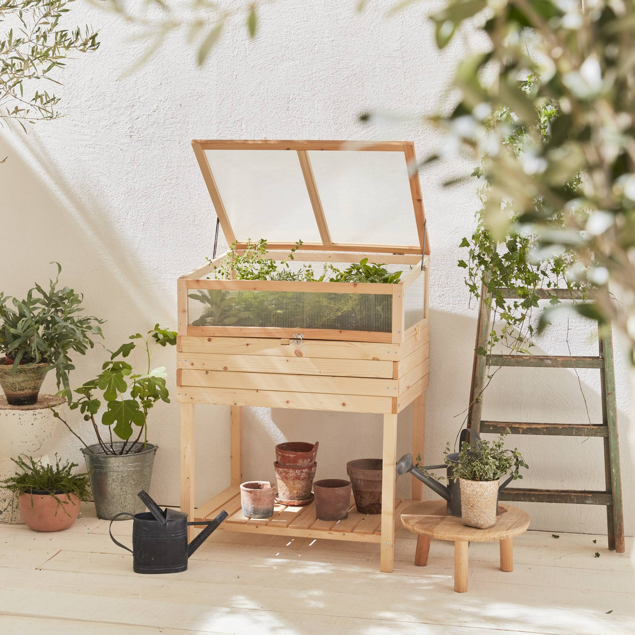 Potager en bois sur pieds et serre en polycarbonate amovible. ERABLE. 2 en 1. avec étagère et géotextile. 80 x 60 x 109 cm