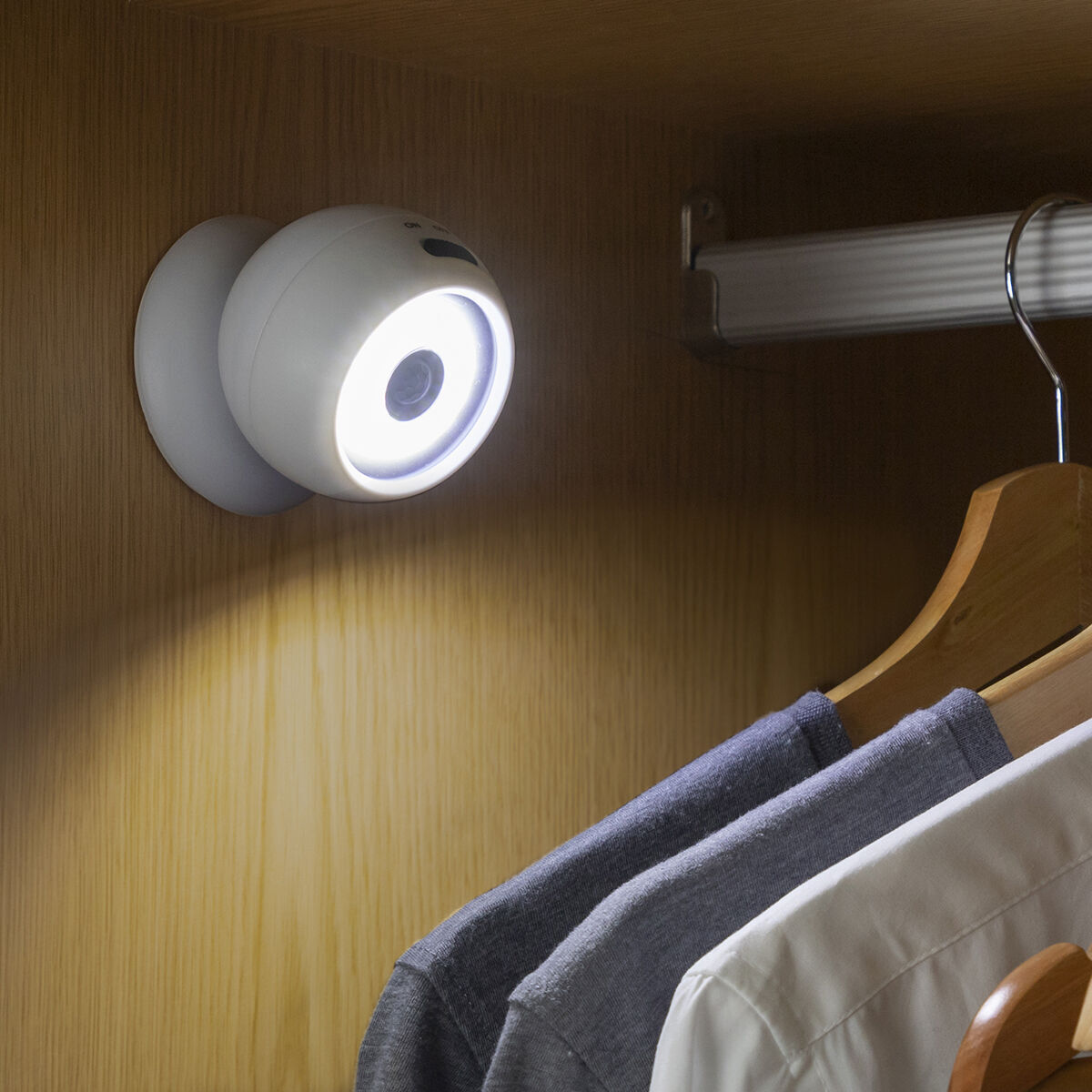 Luz LED con Sensor de Movimiento Maglum InnovaGoods