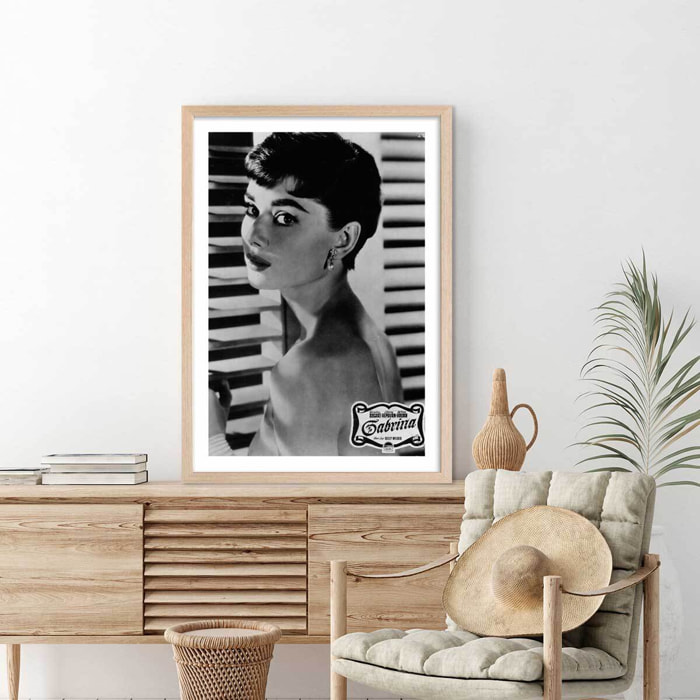 Affiche célébrité Audrey Hepburn dans Sabrina, 1954 Affiche + cadre en bois - Chêne
