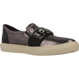 Zapatos Casual Mujer de la marca GEOX  modelo D TRYSURE Silver