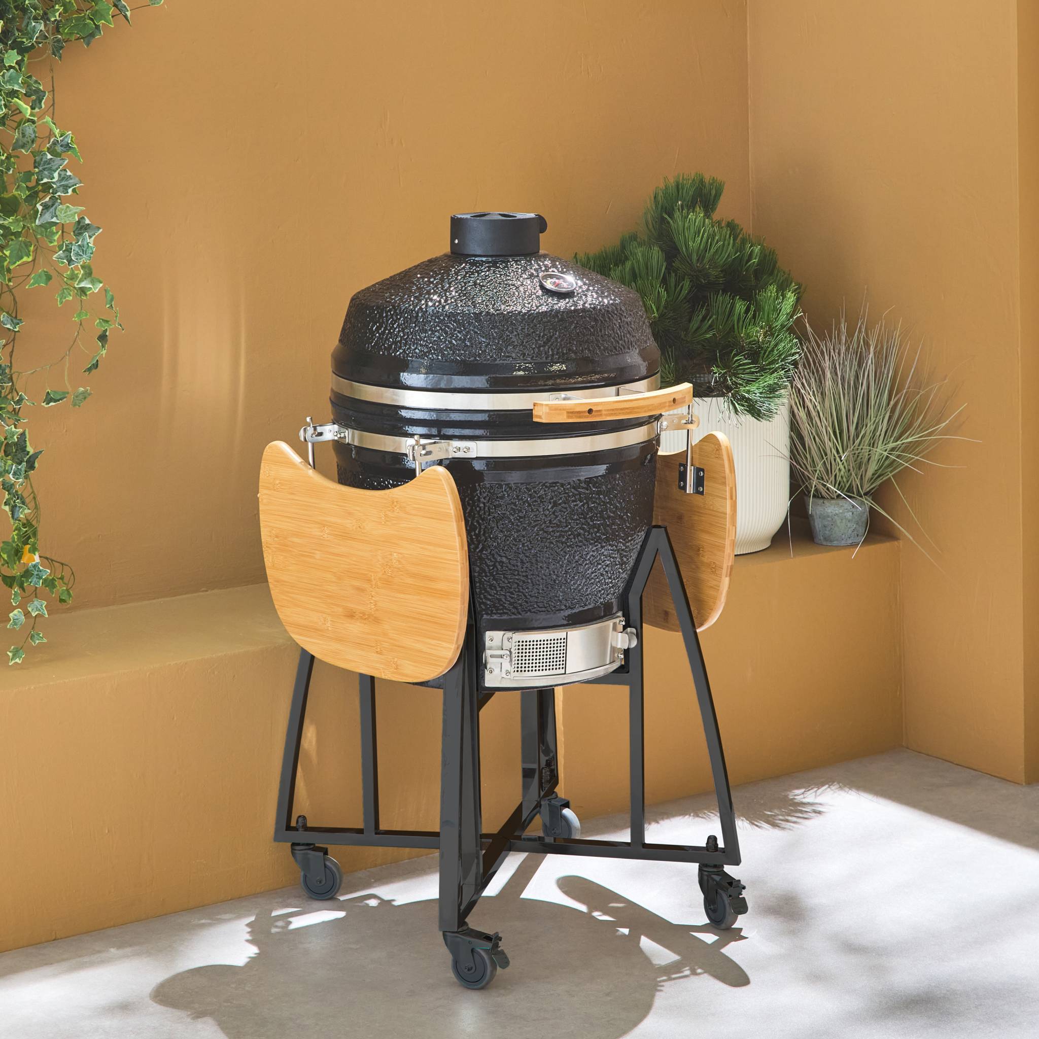 Barbecue charbon en céramique. Kamado Ø 57cm. avec chariot. garde au chaud. récupérateur de cendre et housse. tablettes rétractables