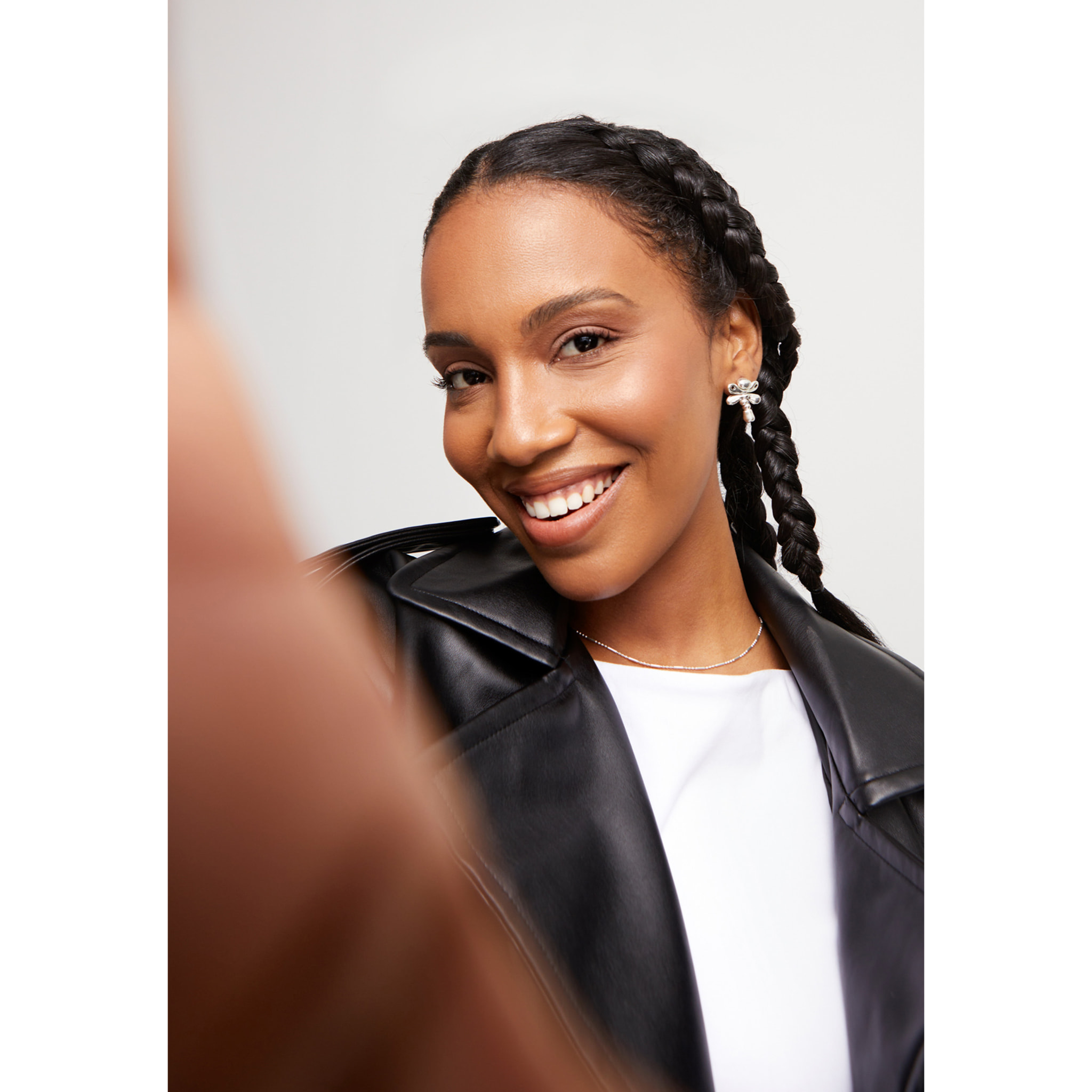 Pendiente SER REBELDE PLATEADO U