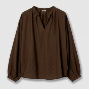 Blusa viscosa cuello pico chocolate