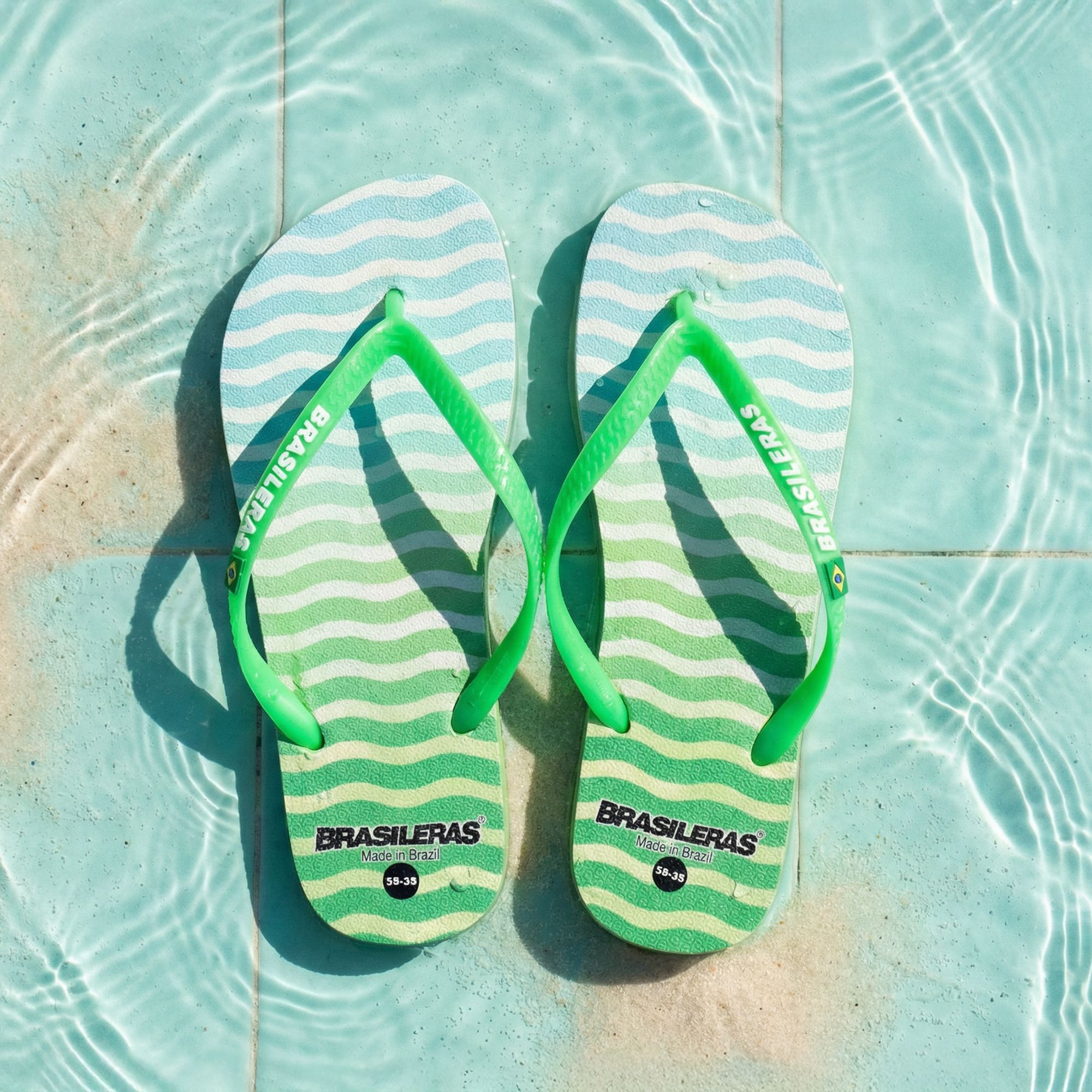 Chanclas de playa , Cosmic