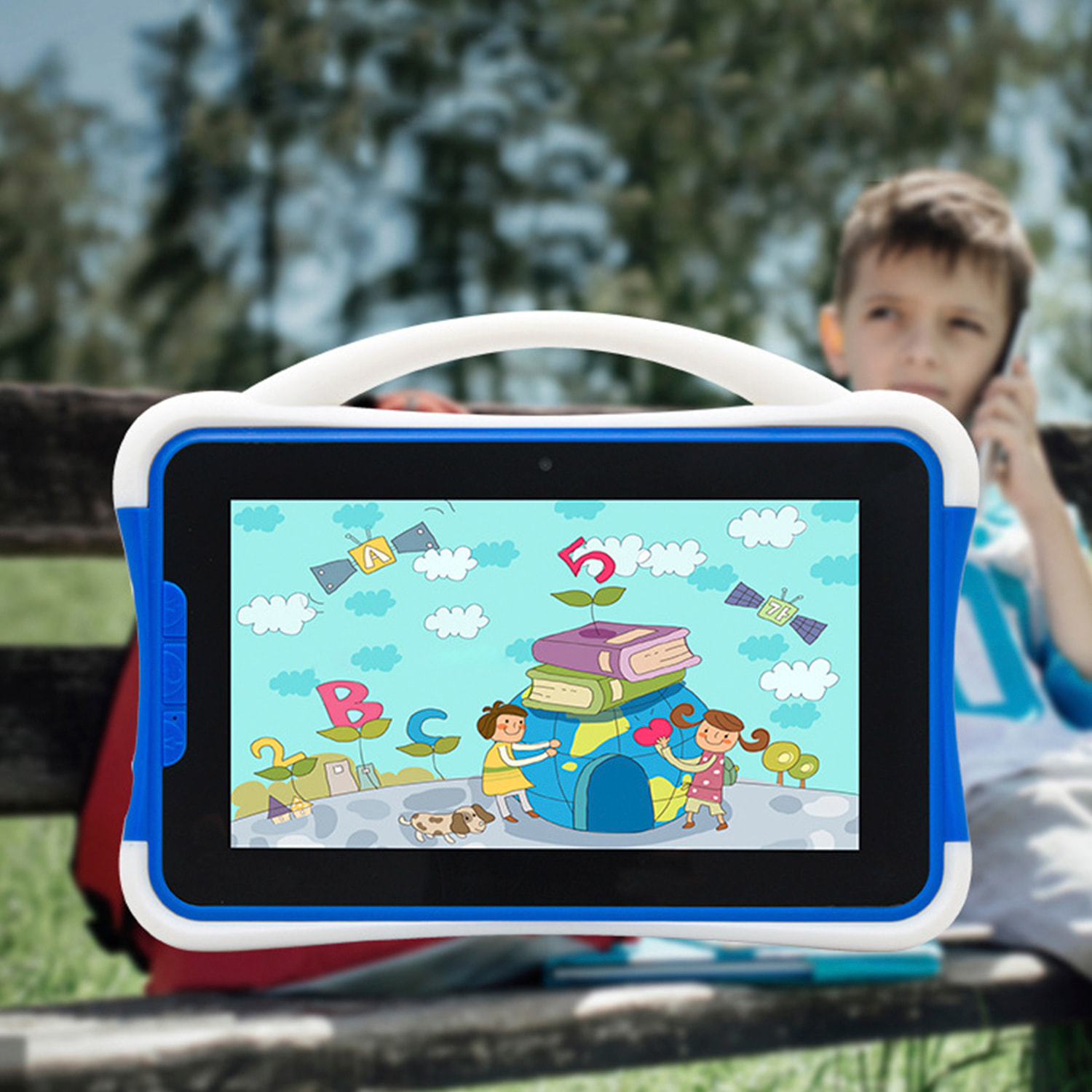 Tablet per bambini K701 3G WiFi. Sistema operativo Android 5.1. Schermo 7'' 1024x600px. MTK8321 Quad Core da 1,3 GHz, 1 GB di RAM + 16 GB. Doppia fotocamera.