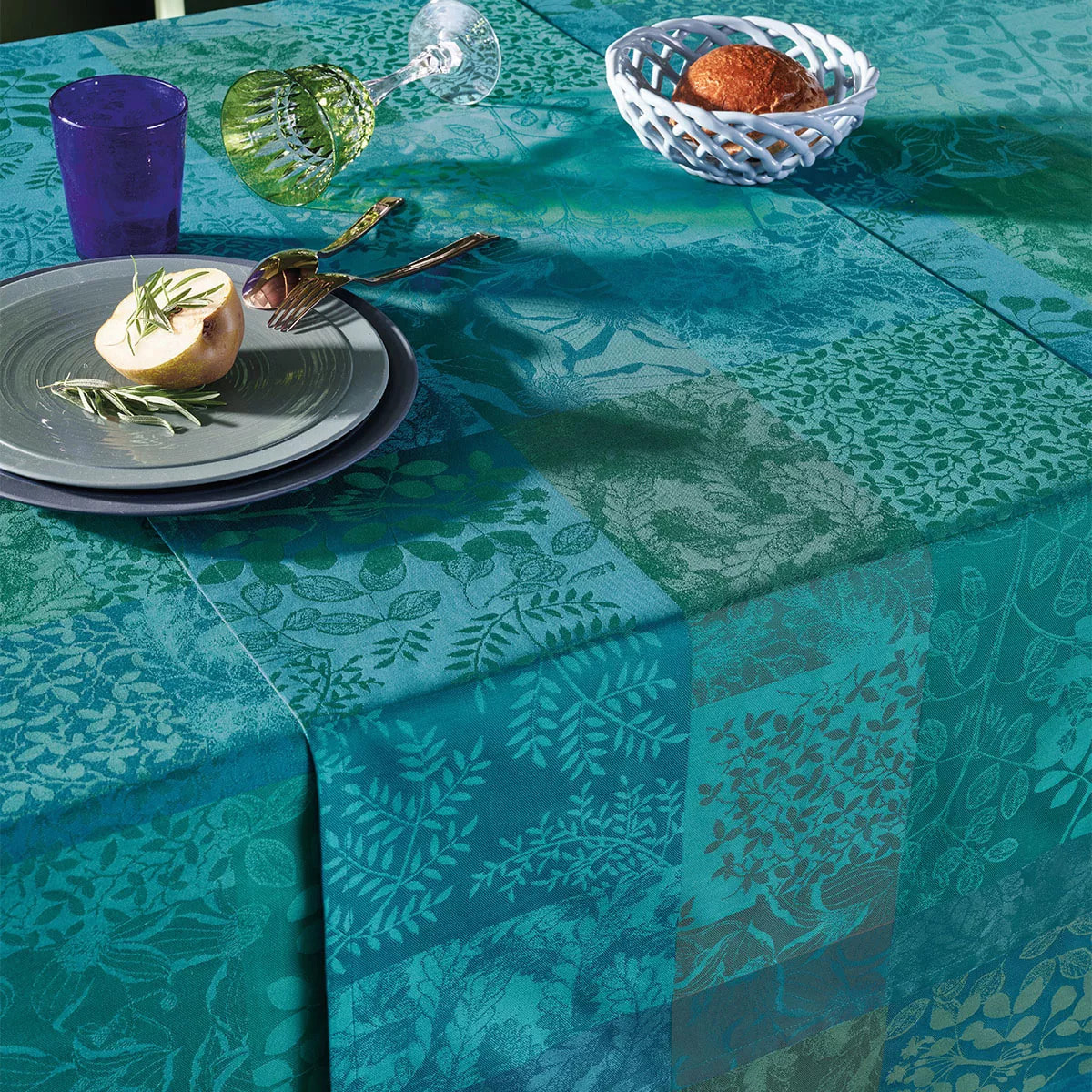 Chemin de table pur coton motif jacquard vert Mille rameaux emeraude