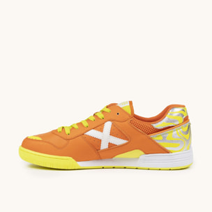 MUNICH CONTINENTAL V2 68 Zapatillas de fútbol sala y streetwear en naranja.