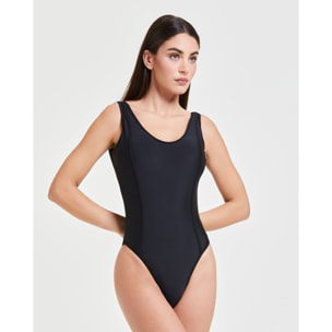 Pompea x Silvian Heach costume intero look sportivo