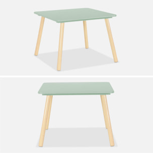 Table carrée enfant avec 2 chaises. pieds en pin. vert