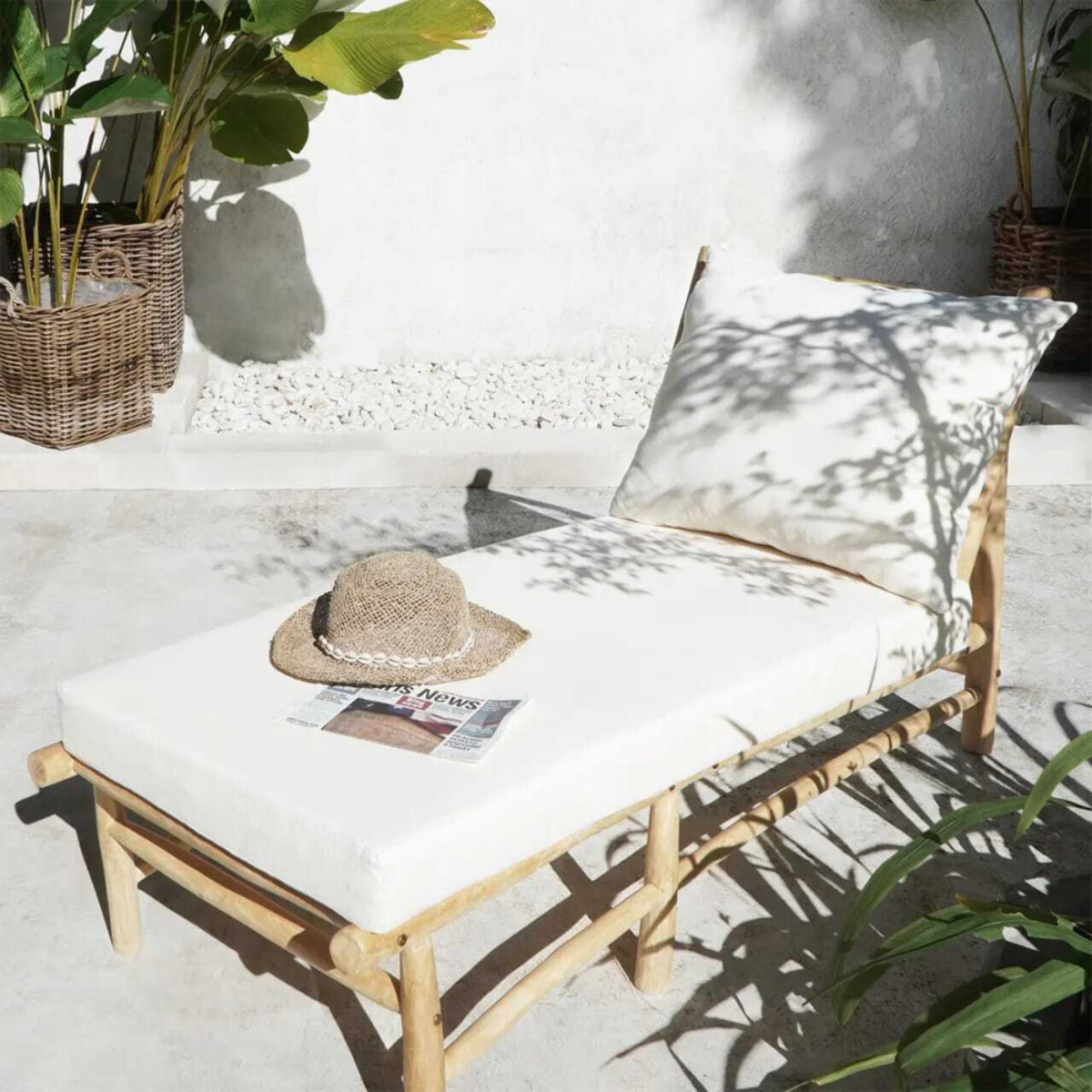 Transat en branche de teck et matelas blanc cassé - Makam