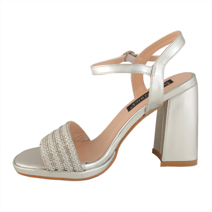 Sandali con passamaneria