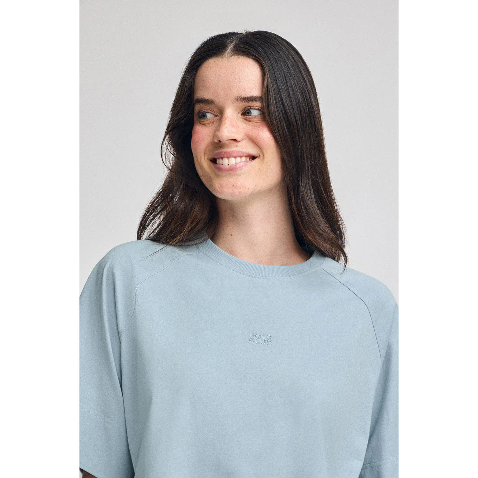 Camiseta azul claro Danae con logo bordado