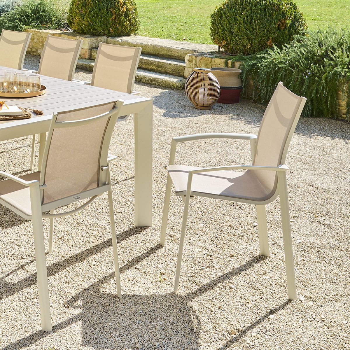 Fauteuil de jardin empilable "Axant" lin & argile en alumunium