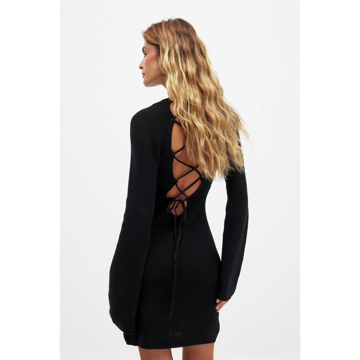 Open Back Lace Detail Knitted Mini Dress Vestiti a schiena scoperta Nakd