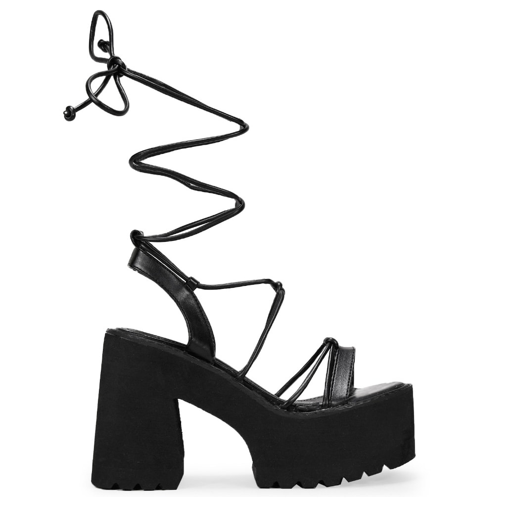 Sandalias de tacón negras con plataforma y cuerdas