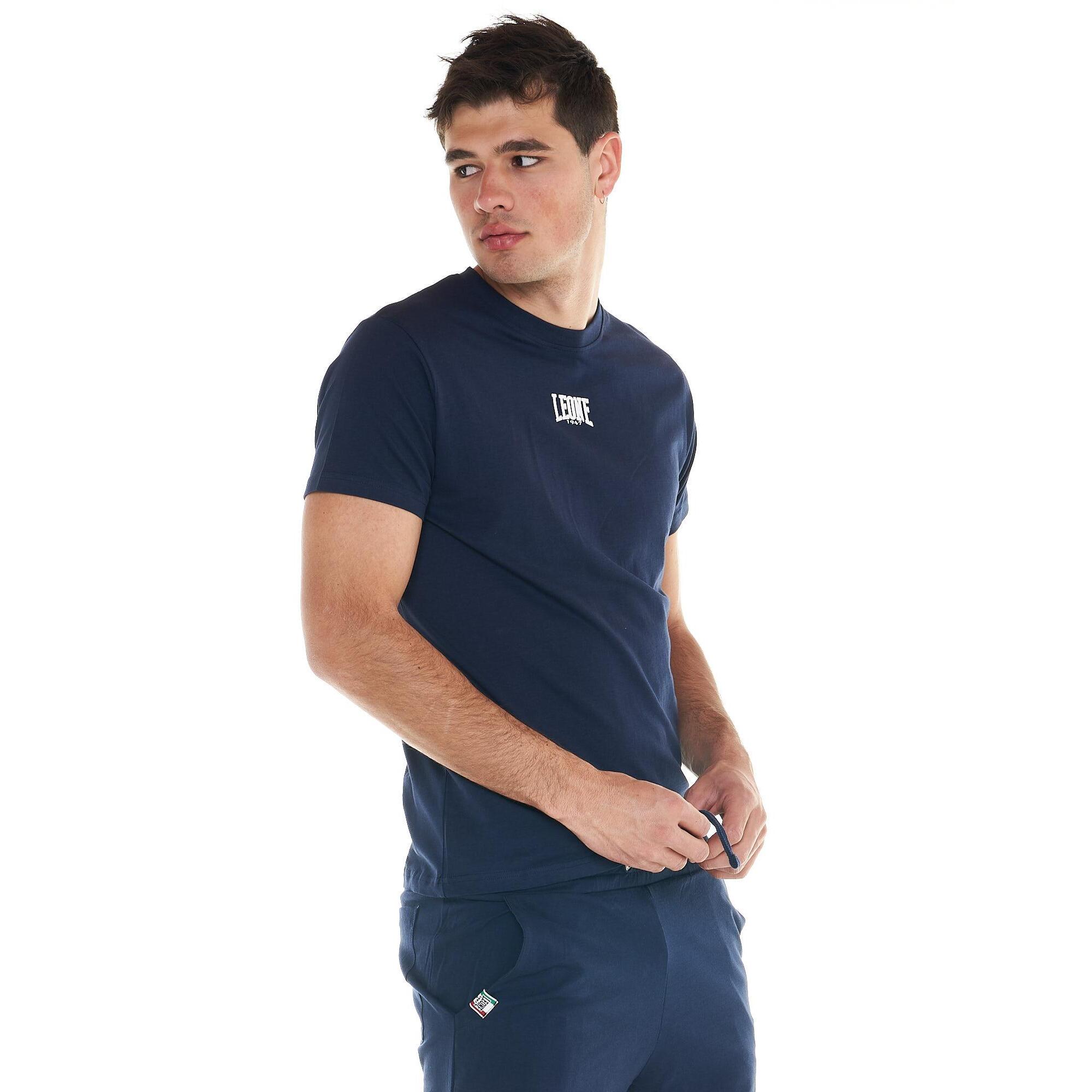 Completo set da uomo composto da t-shirt e pantaloncini Leone Basic