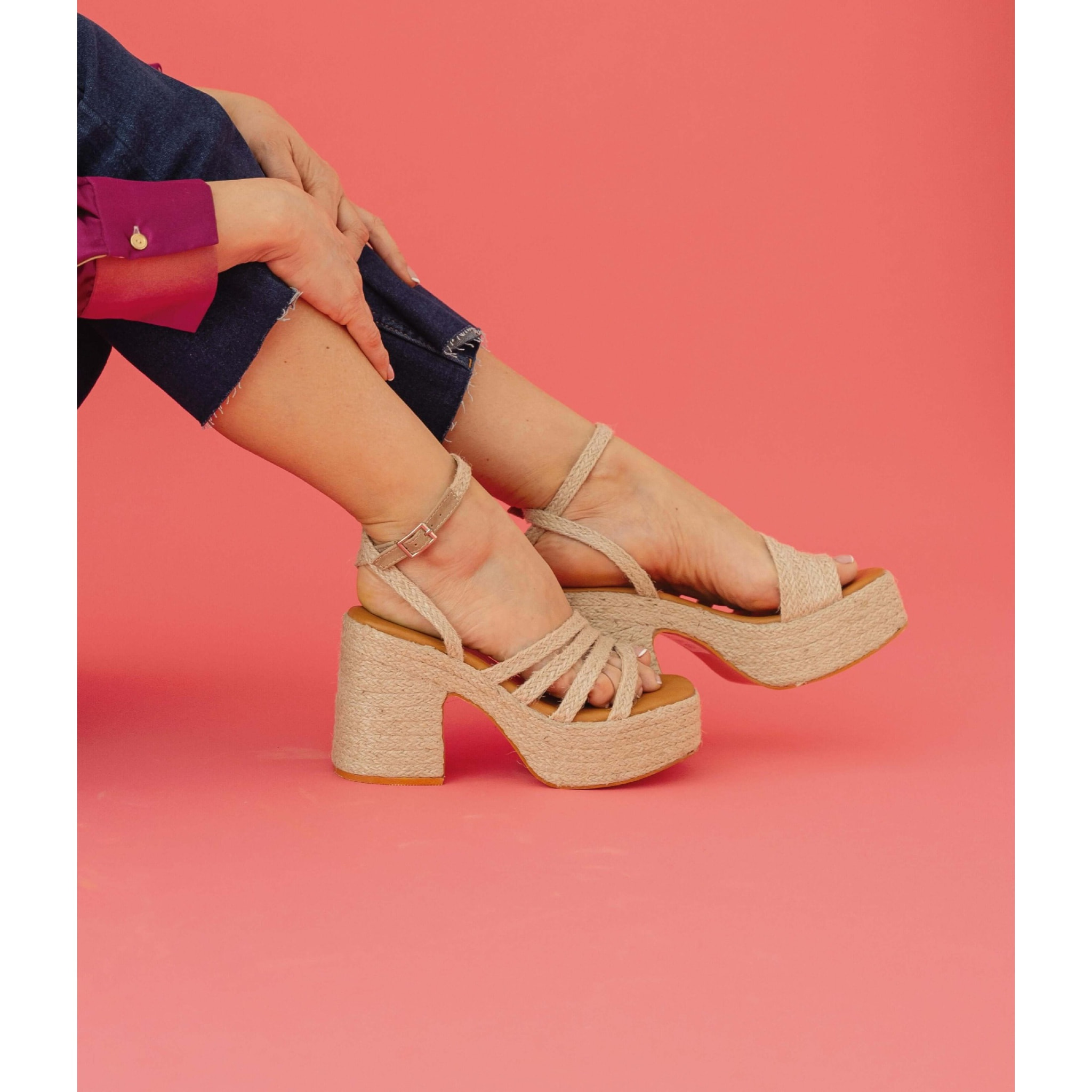 Sandalias de esparto con tacón y plataforma