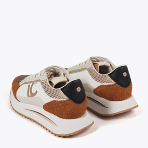 Sneakers con Suola Testurizzata e Dettagli in Pelle