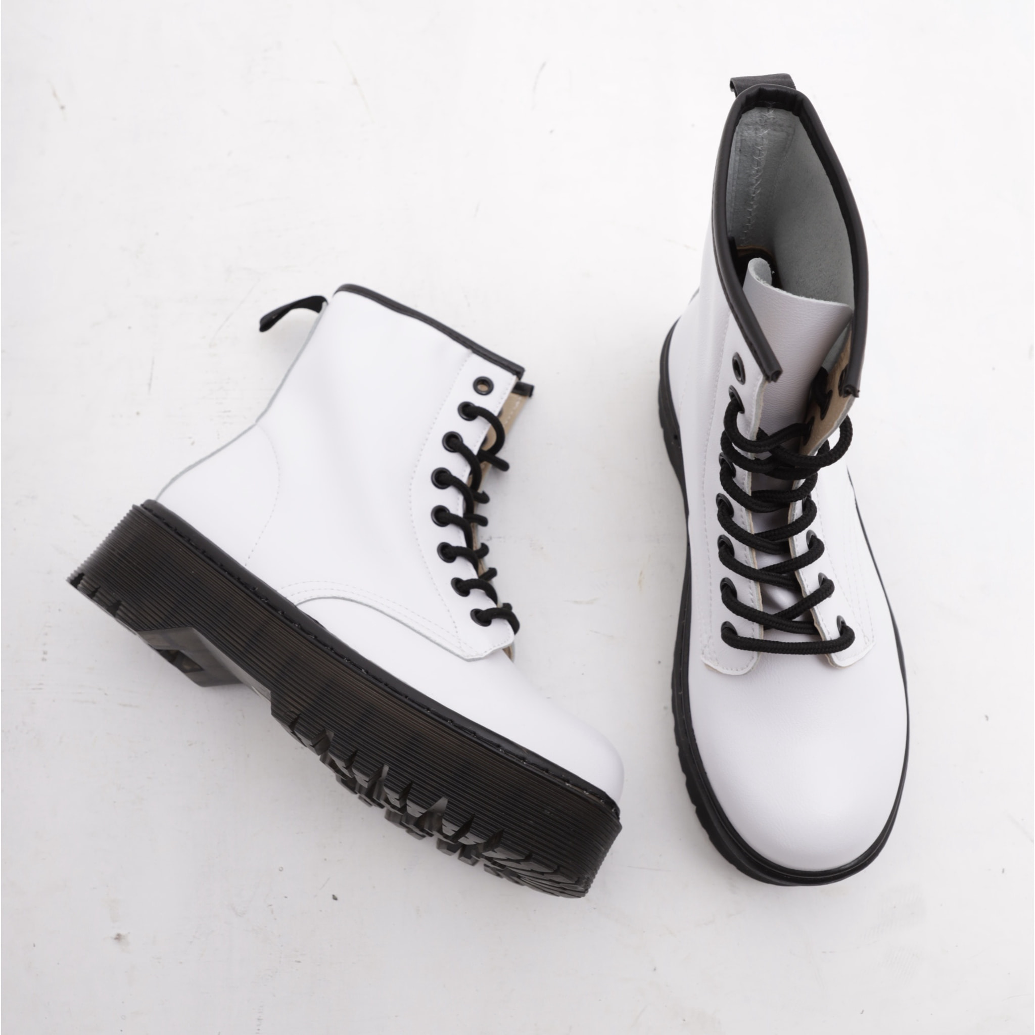 ANFIBIO 8 BUCHI PLATFORM BIANCO