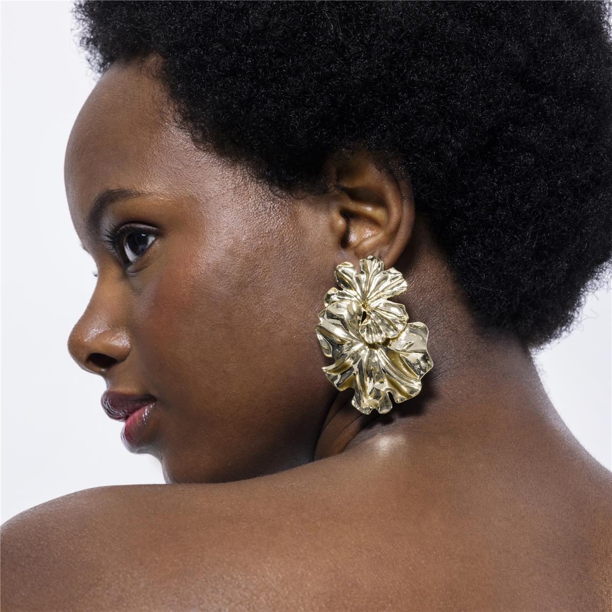 Pendientes Lux by Lux acabadoss en oro amarillo 18K