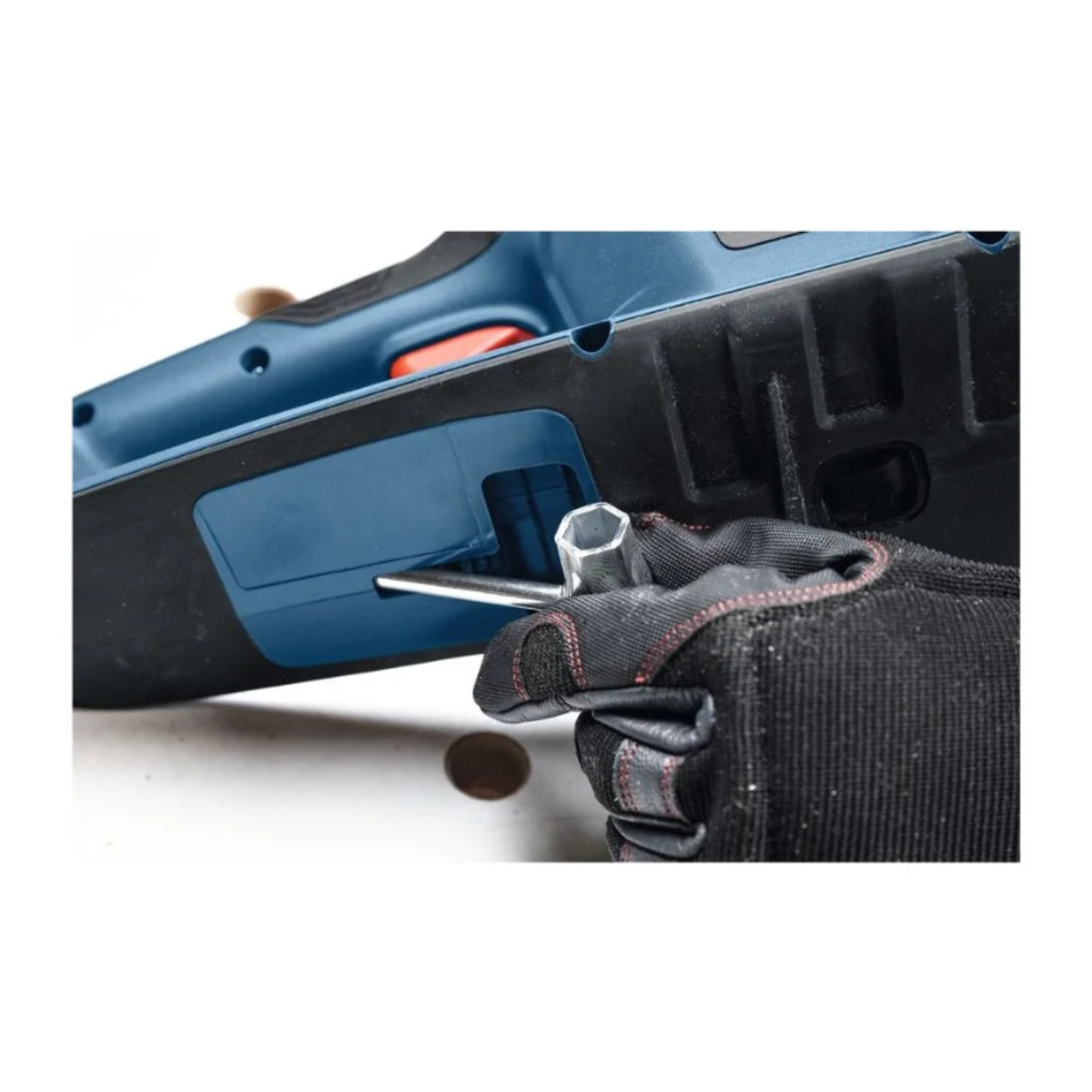 Tronçonneuse sans fil GKE - 18V - 40 cm - Professional - Solo sans batterie ni chargeur - BOSCH - 06008D3000