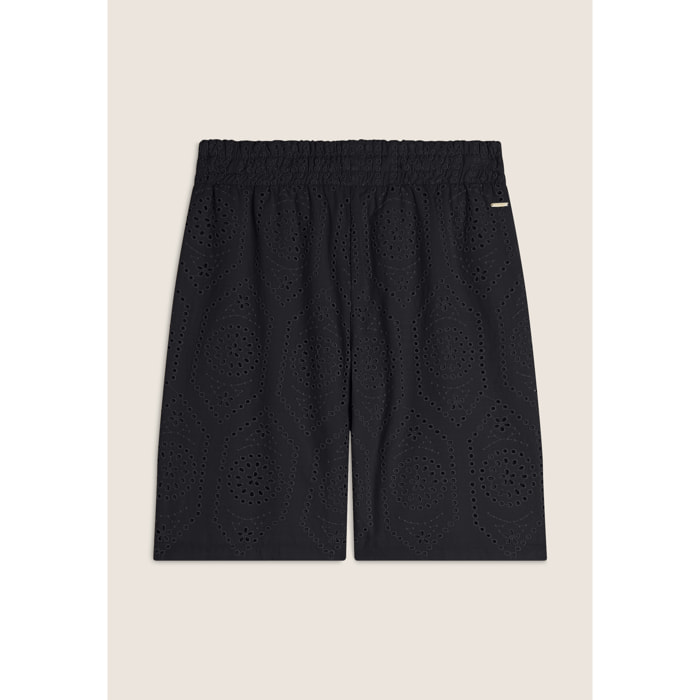 Pantaloni corti in mussola con dettagli Sangallo