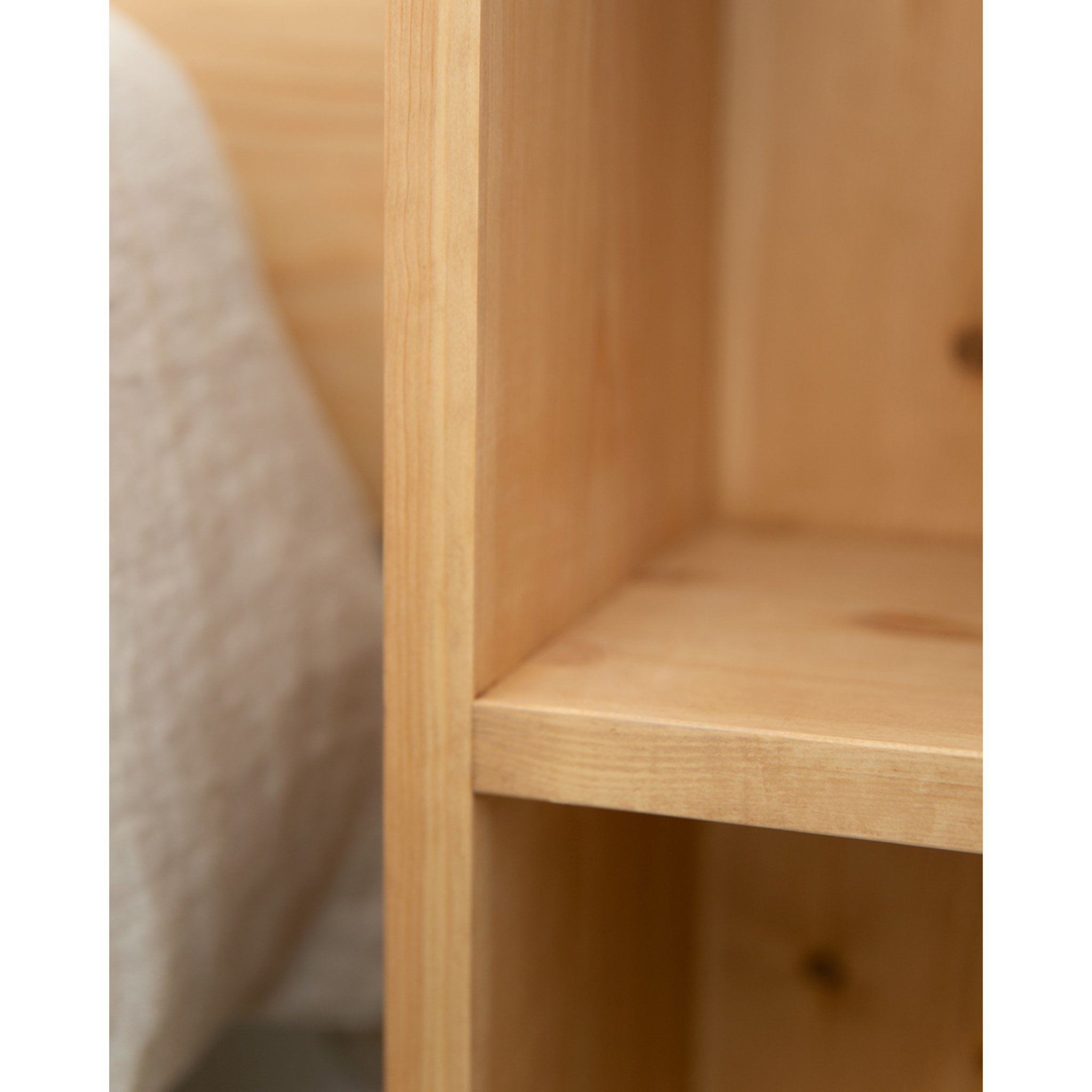 Pack de 2 tables de chevet ou d’appoint en bois massif de couleur chêne moyen 60x20cm Hauteur: 60 Longueur: 20 Largeur: 20