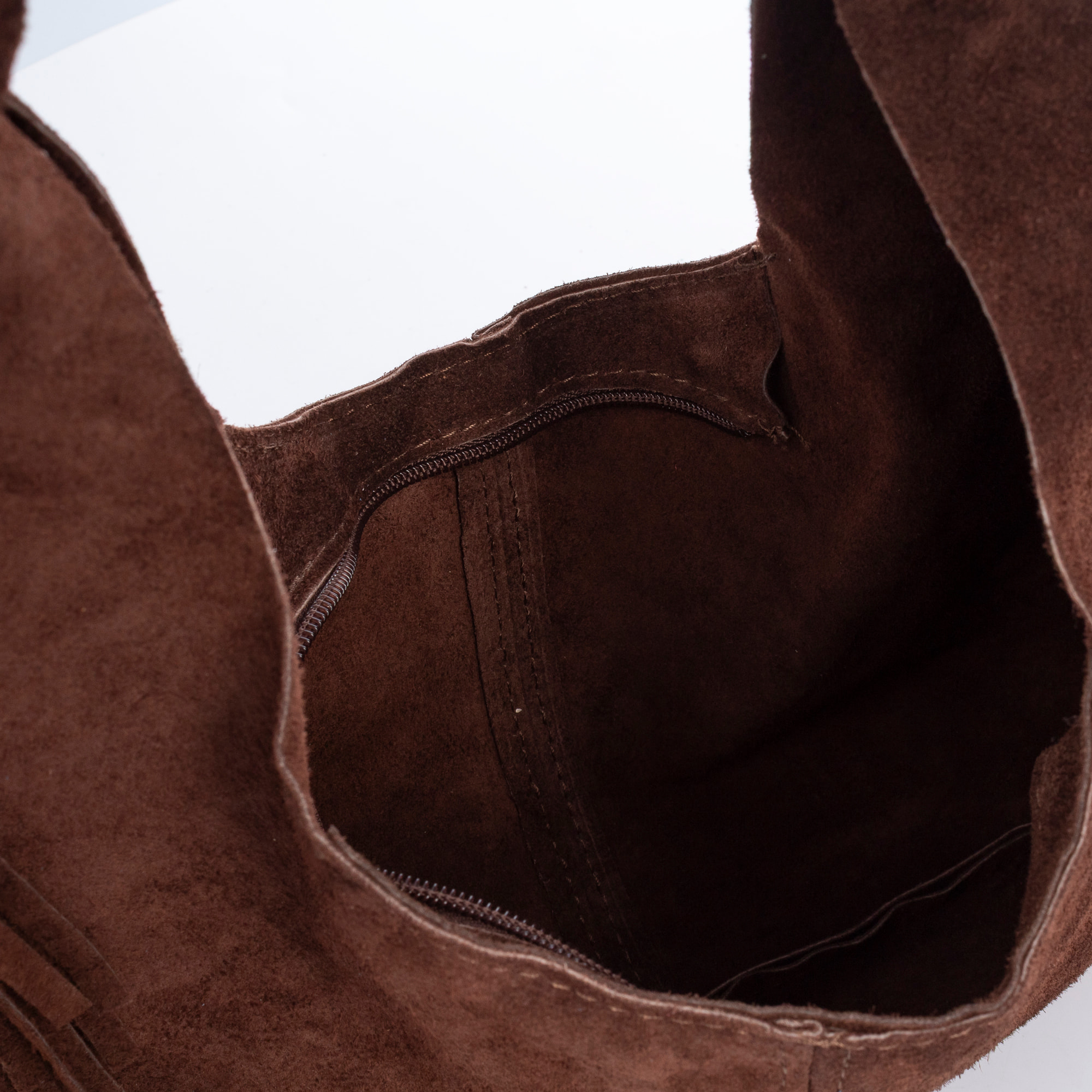 Barisciano borsa a spalla da donna. Pelle scamosciata autentica, con frange.